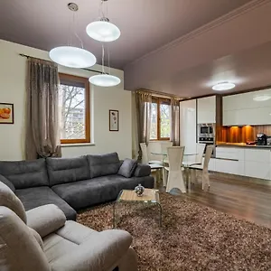 Cosy Luxury Flat In The Centrum- 90sqm - 3 Rooms. Апартаменты Варна
